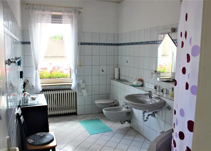 Zur Post Schwanheim Hotel *